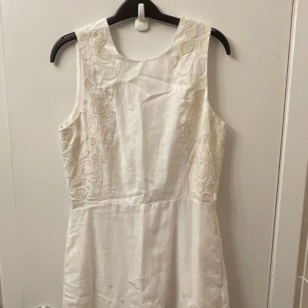 Women’s Banana Republic Heritage Collection embroidered fully lined dress